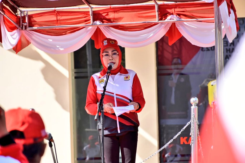 Bupati Sri Sumarni